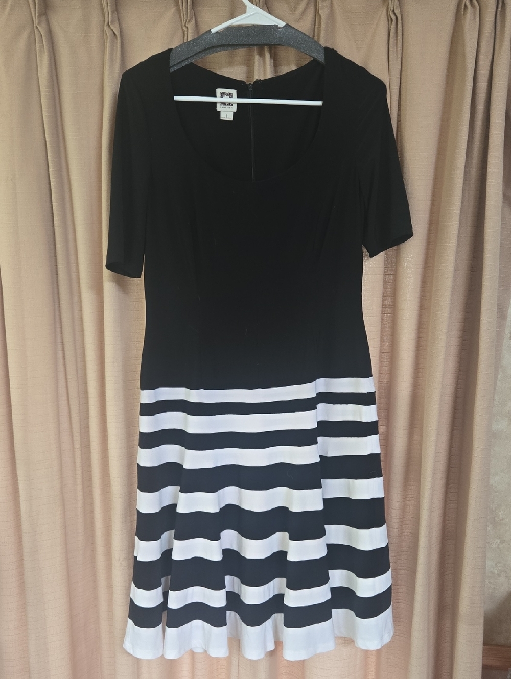 Anne Klein SIZE 6 Black & White Striped Fit-and-Flare Dress